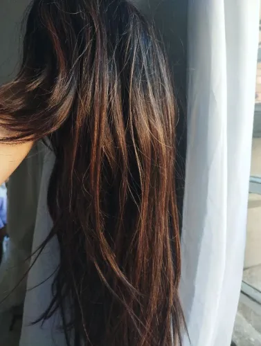 Laíse morena iluminada 