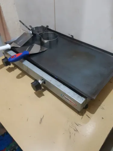 Chapa pra Sanduíches semi nova