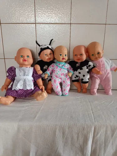 Bonecas lote com 5