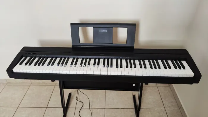 Piano digital Yamaha P45