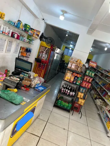 Loja de frios e mercadinho