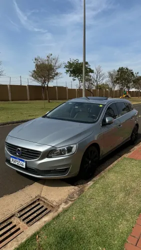 Volvo V60 T-5 Momentum 2.0 245cv 5P 2015