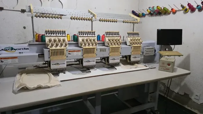 Máquina de Bordado 4 cabeças