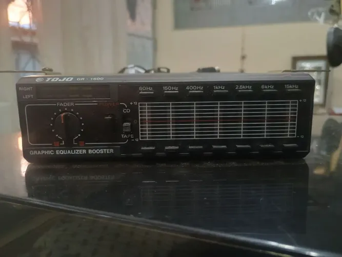 Amplificador e Equalizador Tojo GR 1600