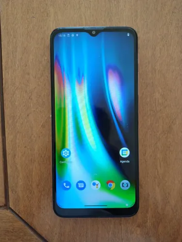 Celular semi usado (1 ano de uso)
