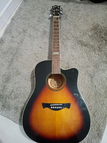 Violão Tagima Kansas.