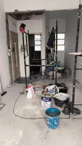 Precisa - se de Ajudante de obras, Ler Anuncio