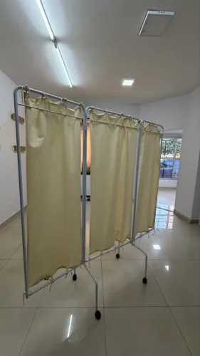 Biombo hospitalar 