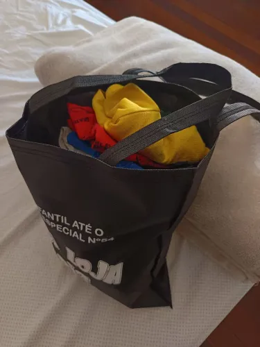Doação de roupas de criança de 5 anos
