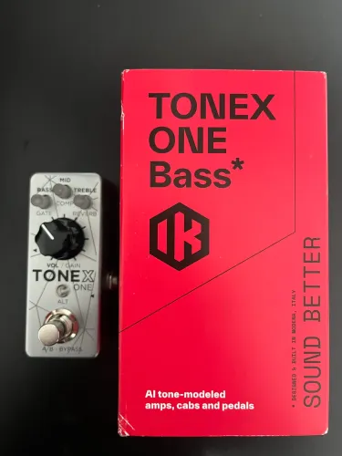 Tonex One Bass (pedal para baixo)