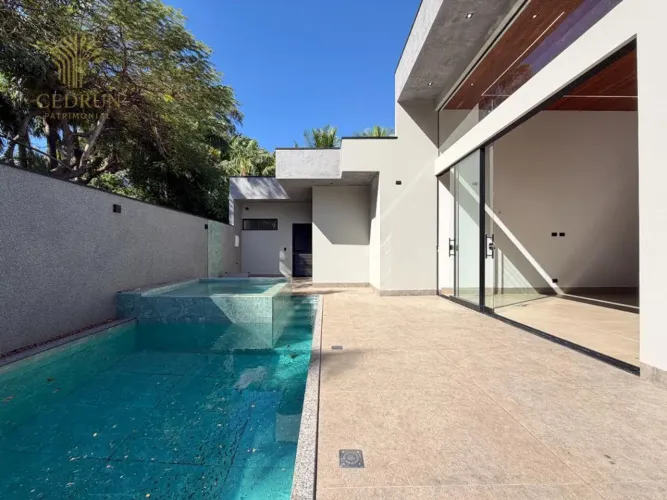 Casa de alto padrão à venda em Maringá, Jardim Michelangelo, com 3 suítes, 278 m², elevado