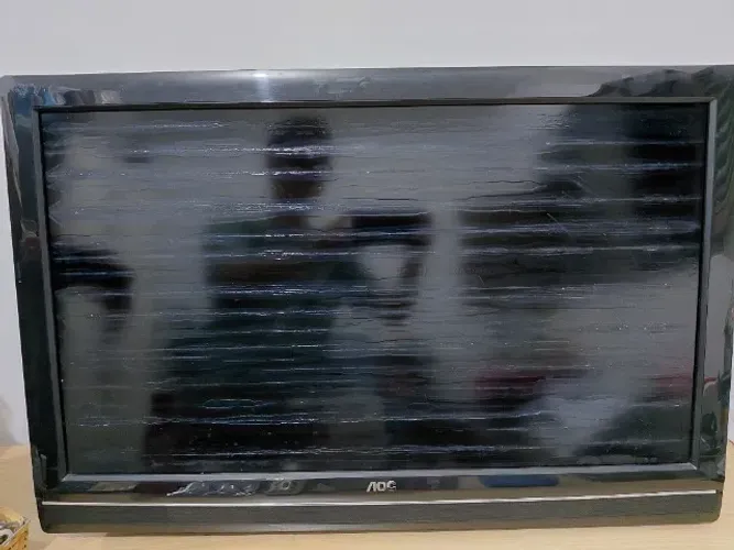 TV LCD AOC 32" - Retirada se peças