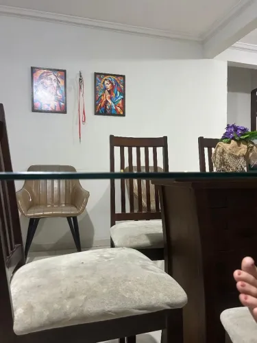 Mesa com 6 cadeiras