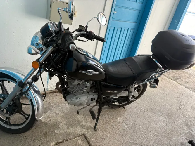 Suzuki Intruder 125