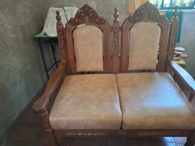 Conjunto poltrona colonial 3 e 2 lugares, mesinhas