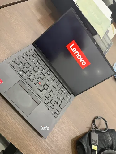 Lenovo ThinkPad E14 Gen 5 | Ryzen 5 | 16GB RAM | SSD NVMe 512GB | Estado de Novo
