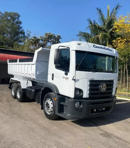 Vw 24250 6x2 - Ano 2010 Caçamba