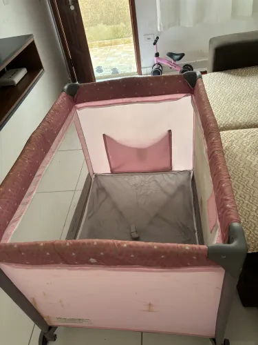 Chiqueirinho Berço Portátil Rosa Completo com Bolsa