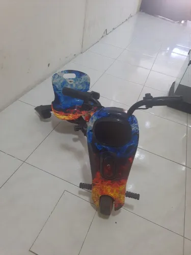 Triciclo elétrico