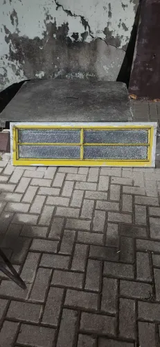 Janela Báscula Antiga de Ferro Horizontal (135x40 cm)
