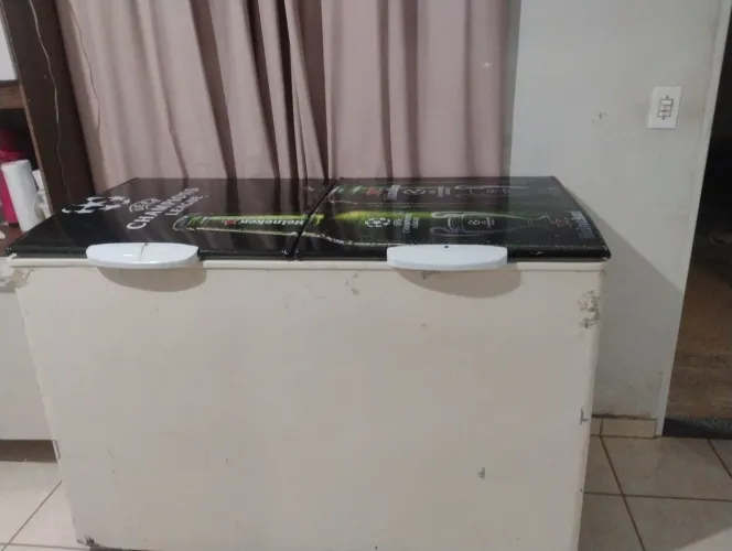 Frizzer horizontal 400 litros
