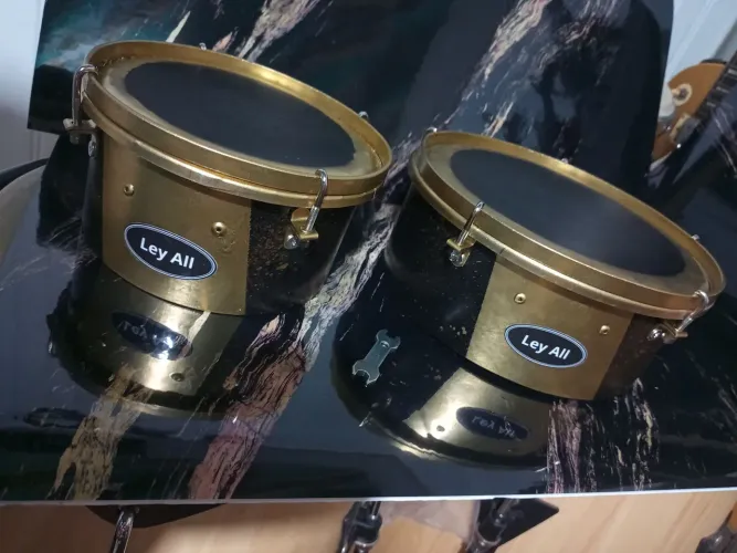 Par de timbales 6"e 8" artesanal 