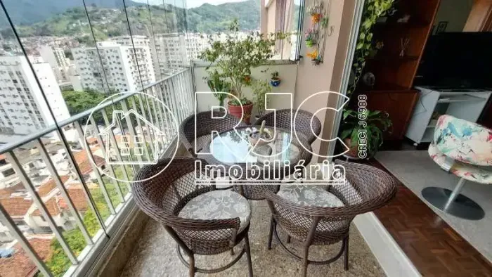 Localização estratégica junto ao Largo do Verdun comércio condução shopping