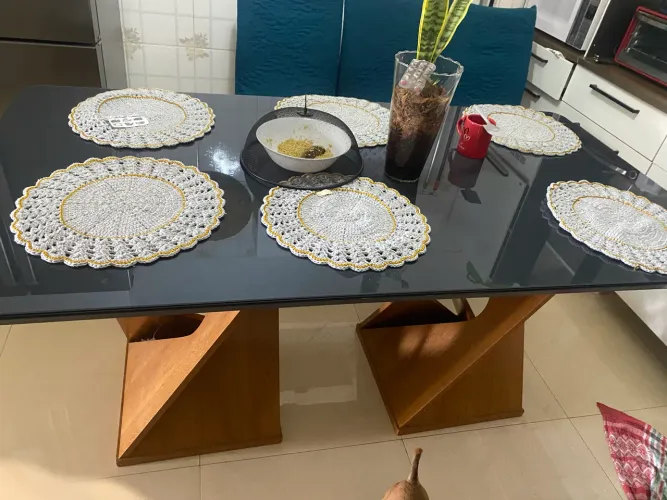Troca-se mesa de jantar