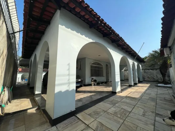 Bela casa no Conj. Tiradentes no Aleixo