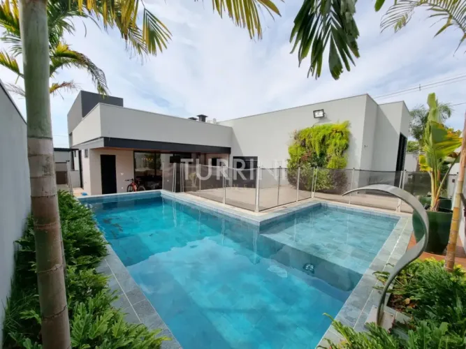 Casa à venda no condomínio Residencial Villa Dumont em Bauru -SP.