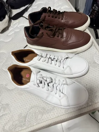 2 Sapatênis marrom e branco- lindos - N° 43
