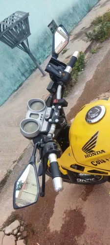 Vendo uma Honda Twister a mais zero de todas