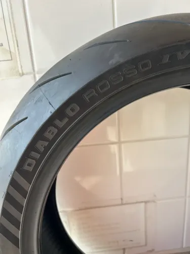 Par Pneu Pirelli Diablo Rosso IV ZERADO 180/17 e 120/17