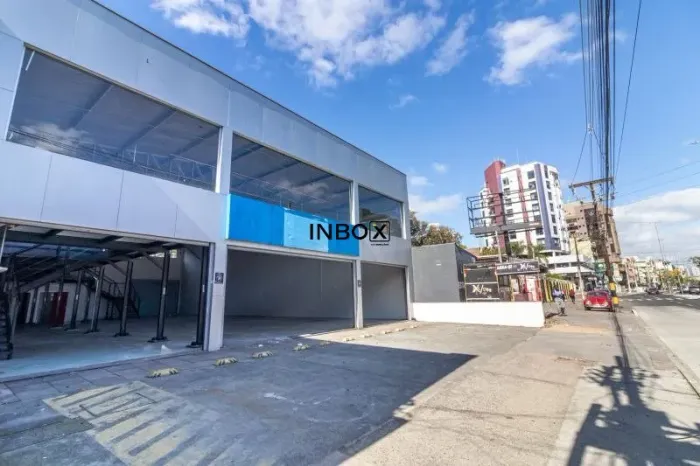 Loja Comercial com 428 m², Ampla Fachada em Avenida de Grande Fluxo