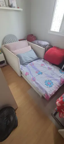 Poltrona-Cama Retrátil Semi-Nova - Prática e Confortável!