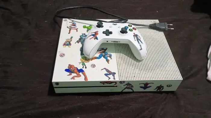 Xbox one S, 2 controles