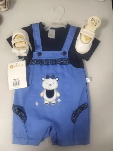 Kit sapatinho e macacão menina