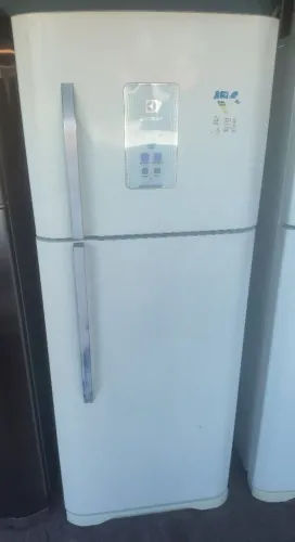 Geladeira Electrolux Frost Free com painel digital 480 litros