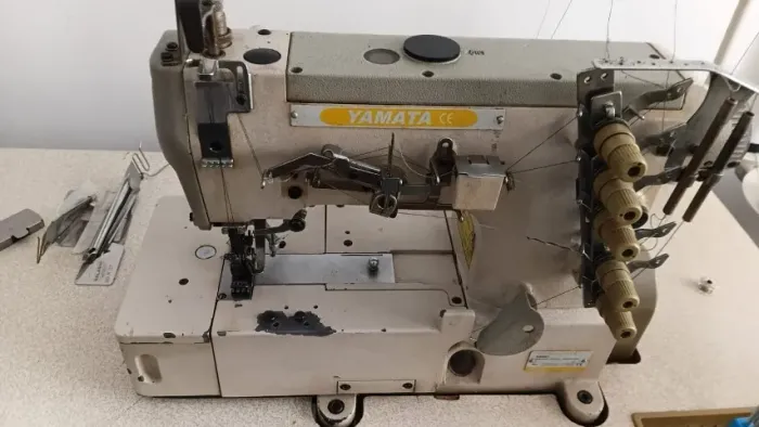 ? MÁQUINA INDUSTRIAL COLARETE YAMATA - USADA E REVISADA