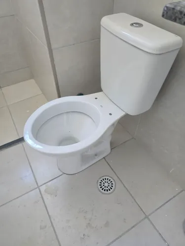 Vaso sanitário com caixa acoplada