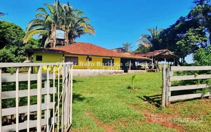 VENDO CHÁCARA DE 40 HECTARES à 25 KM. DE CAMPO GRANDE.