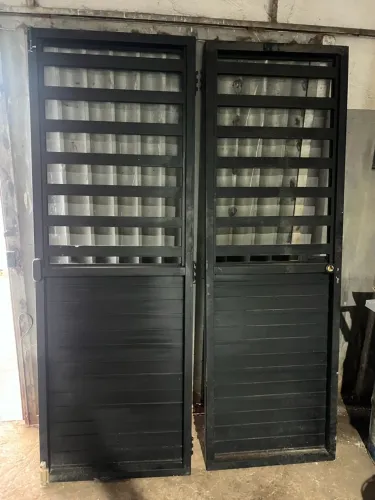 Vendo 3 portas duplas de giro 