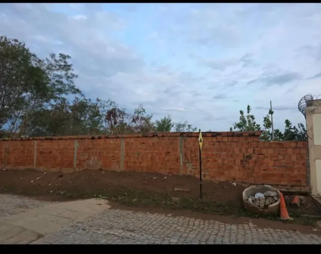 Vendo lote 304 metros em Januária 