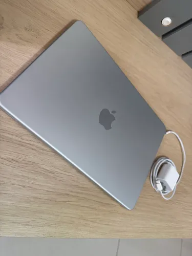 Macbook Neo 512 GB prata