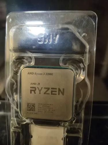 Processador AMD Ryzen 3 3200g 3.6GHz (4GHz Max Turbo) Cache 6MB AM4