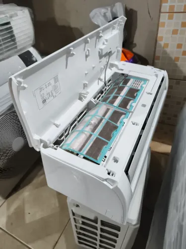 MANUTENÇAO DE AR CONSICIONADO