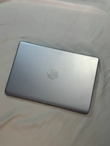 Notebook HP Prata | 24GB RAM | 256GB | (Detalhe na Tela)