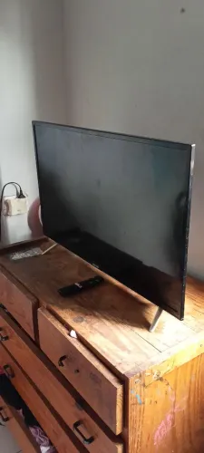 Vendo TV smart Android e Bluetooth 32 polegada funcionando perfeitamente não entrego