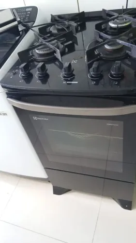 Vendo fogão semi novo Eletrolux