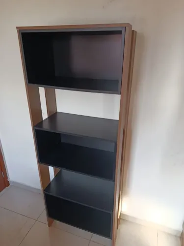 Estante de Livros